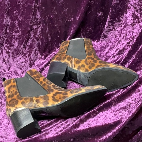 NIB NINE WEST LEOPARD PRINT BOOTIES 8M - Picture 2 of 5